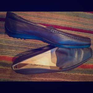 Tod’s leather gommino shoes
